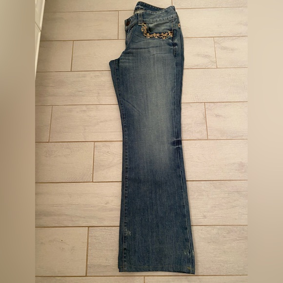 EUC Guess Premium Size 31 Embroidered and Distressed Bootcut Jeans - Picture 2 of 15